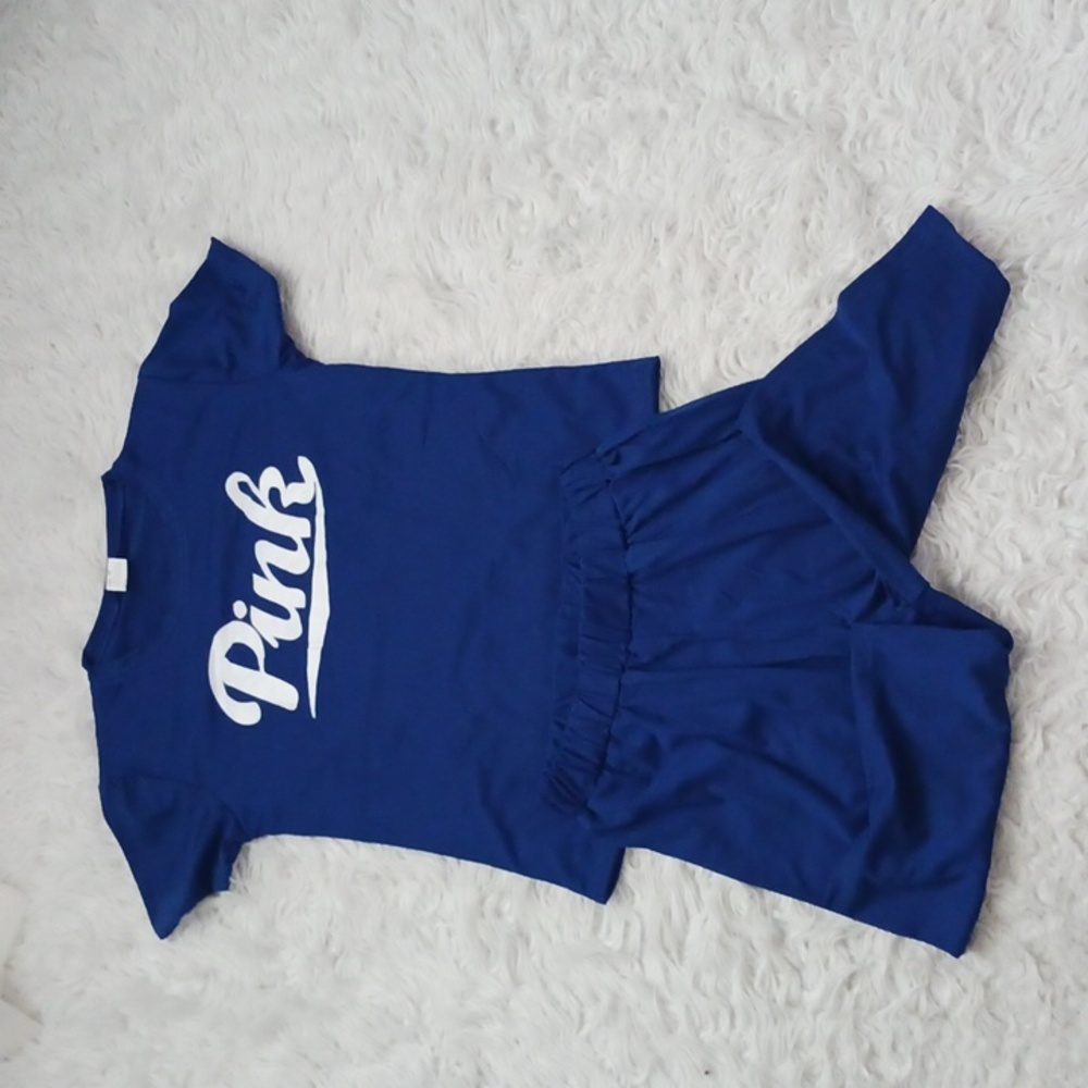 set size m, color blue.  in excellent condition.
